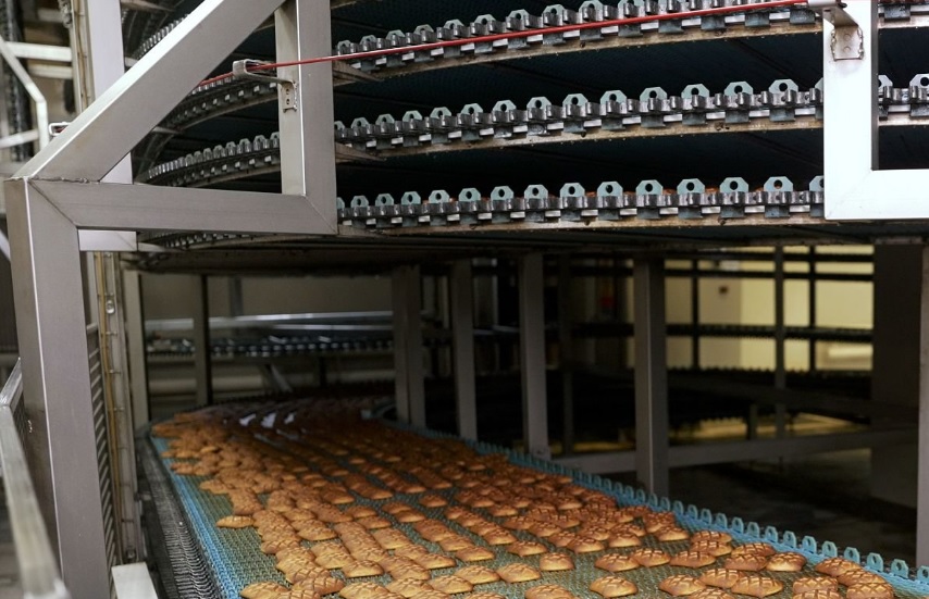 Jak automatyka sterowania piecem tunelowym wpływa na zużycie energii?