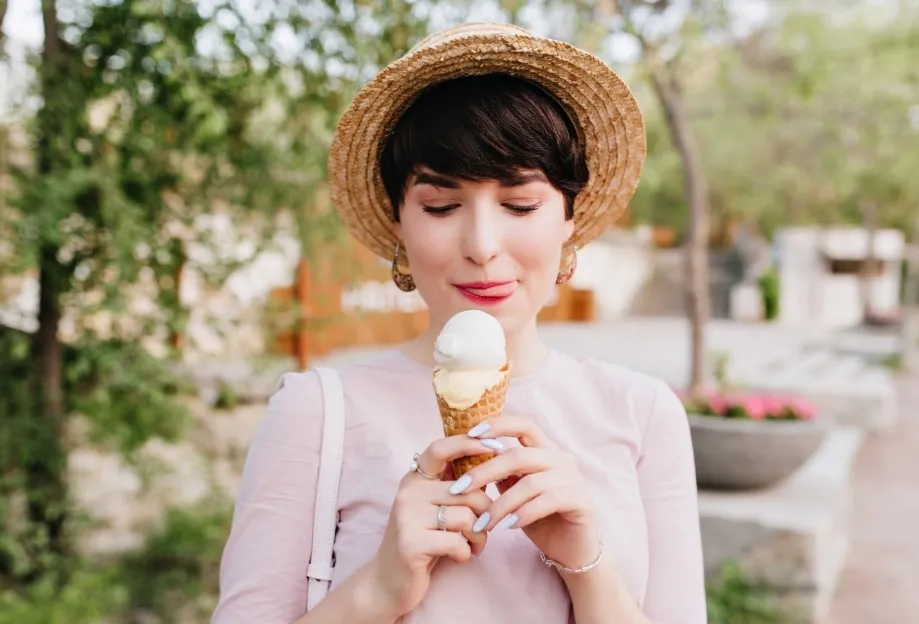 Jakie składniki deserów mogą podrażniać nadwrażliwe zęby?